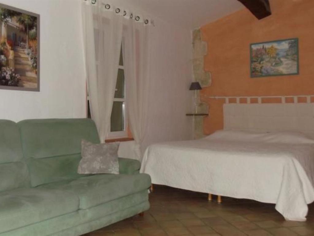 Domaine Saint Victor Hotel La Tour-dʼAigues Exterior foto